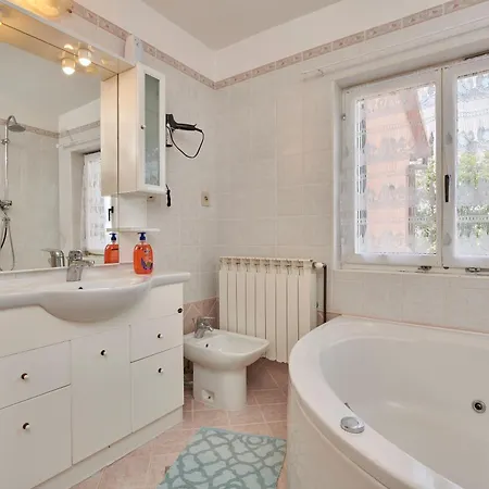 Prázdninový dům Bastianich Mit Grossem Garten Und Pool *