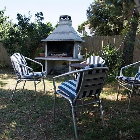 Bastianich Mit Grossem Garten Und Pool *